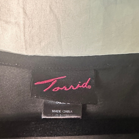 Torrid Black Sheer Kimono with White Detailing - Picture 2 of 6